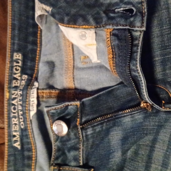 AMERICAN EAGLE JEANS, SUPER STRETCH, SIZE 6 SHORT. - Picture 8 of 8